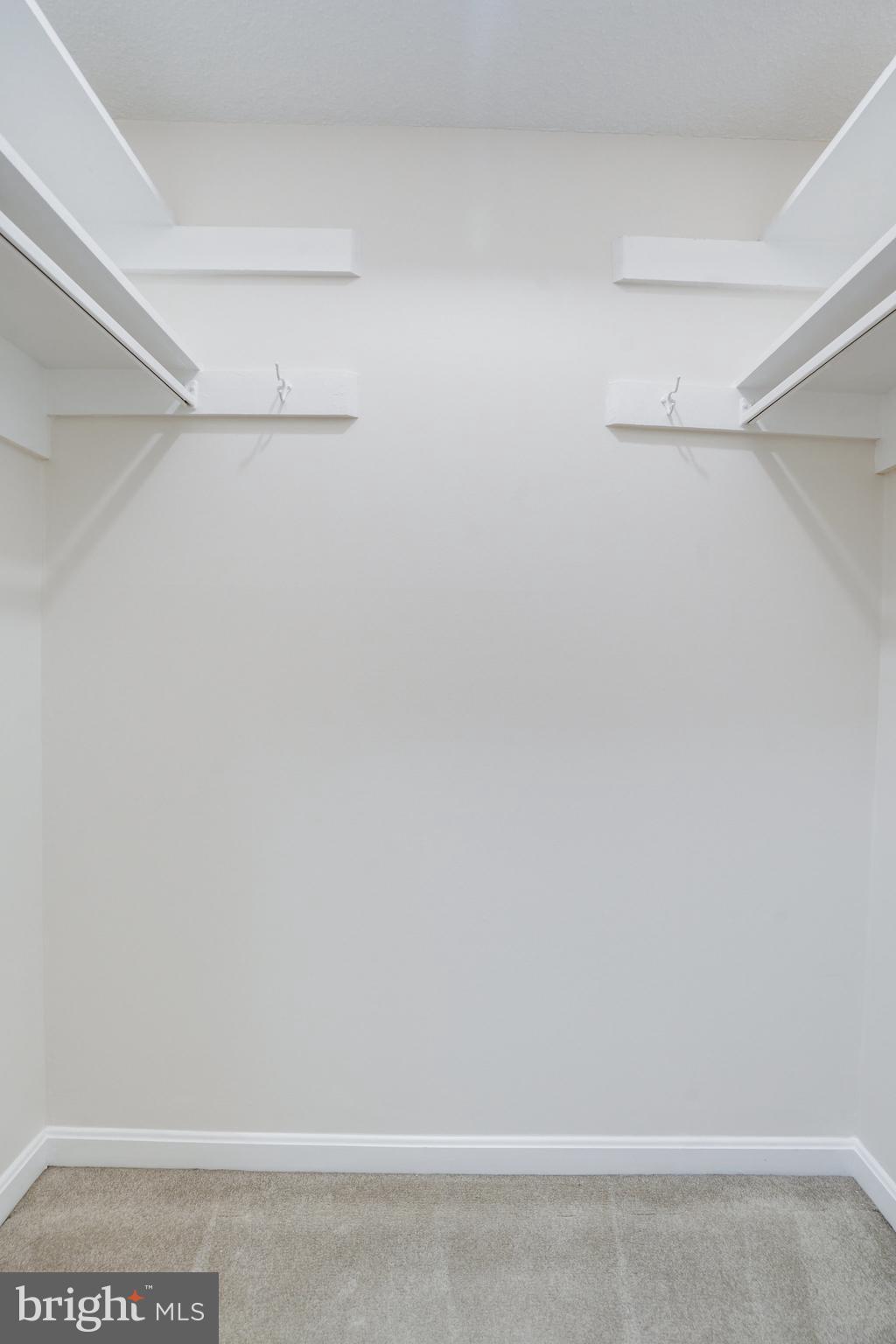 HYDE PARK - Residential