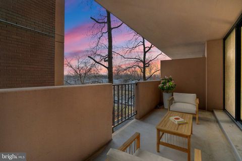 Property photo of 4141 Henderson Road 303, Arlington, VA 22203