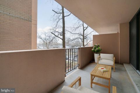 4141 HENDERSON ROAD 303 ARLINGTON VA 22203