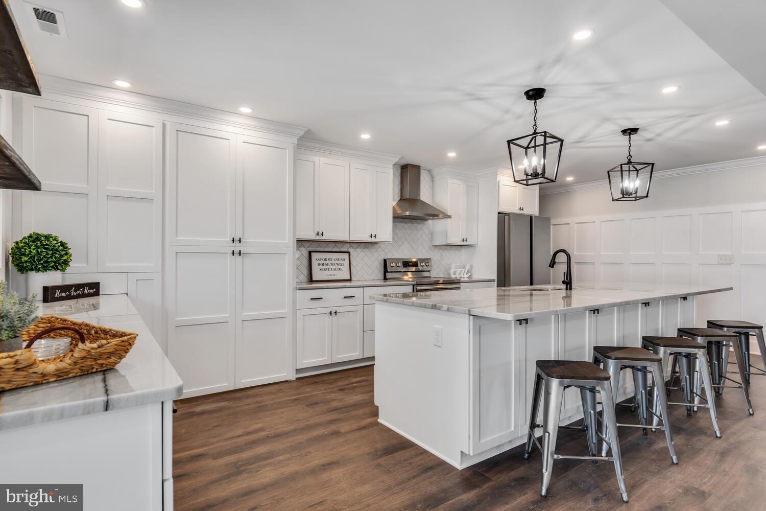 WOODLAND BEACH - Residential