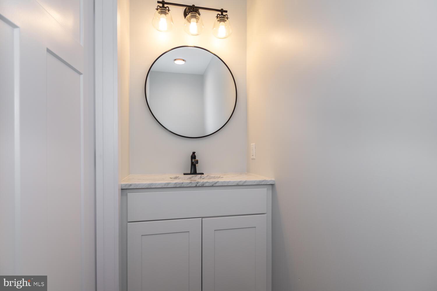 WOODLAND BEACH - Residential