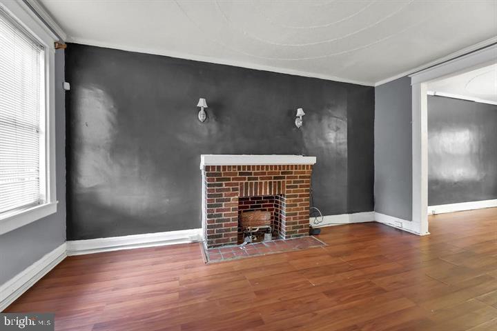 EVERGREEN LAWN - Residential