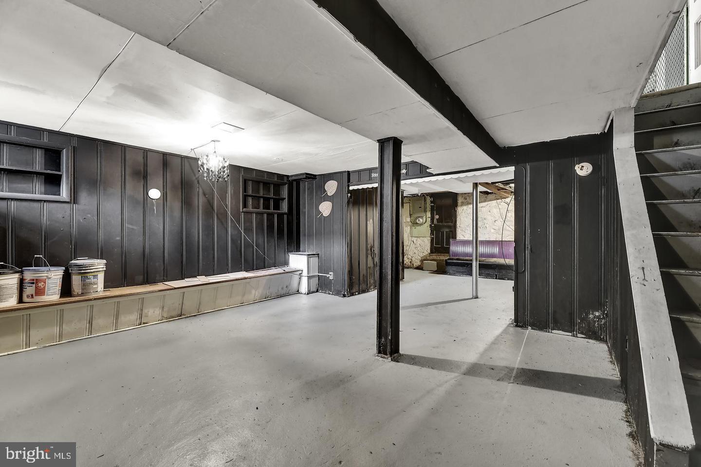 EVERGREEN LAWN - Residential