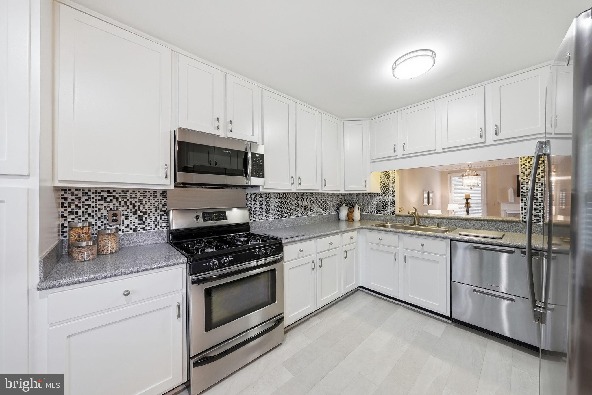 2638 FAIRFAX DRIVE