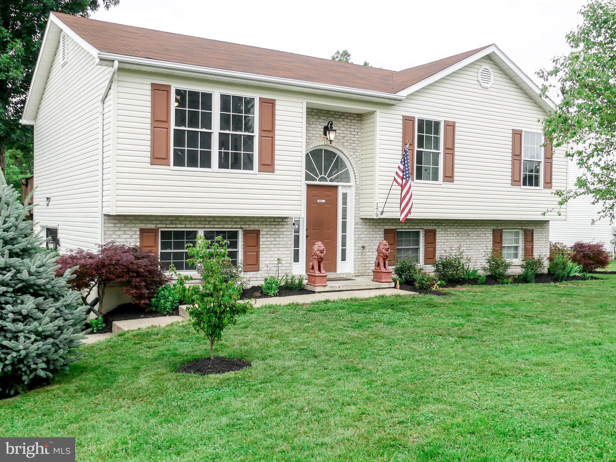 CAMERON ACRES - Residential