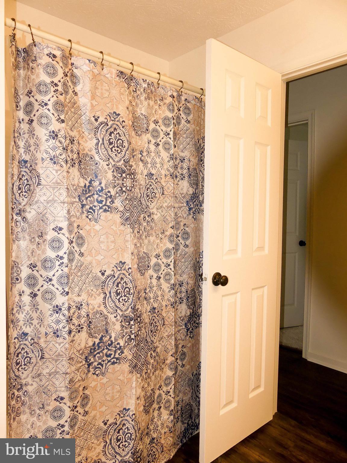 CAMERON ACRES - Residential