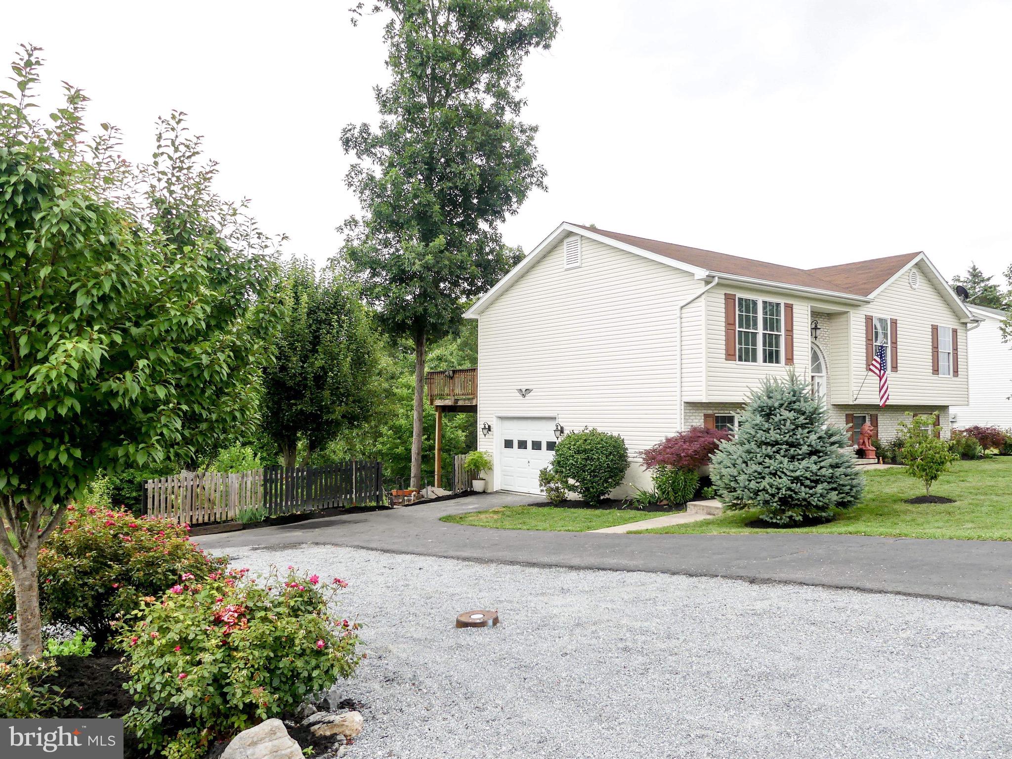 CAMERON ACRES - Residential