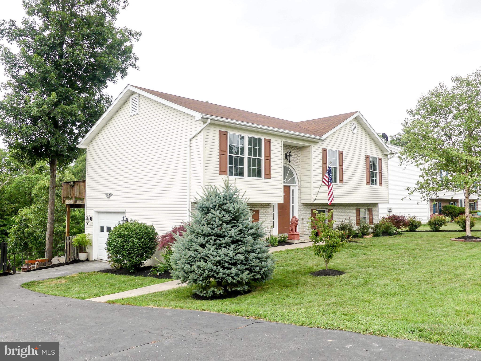 CAMERON ACRES - Residential