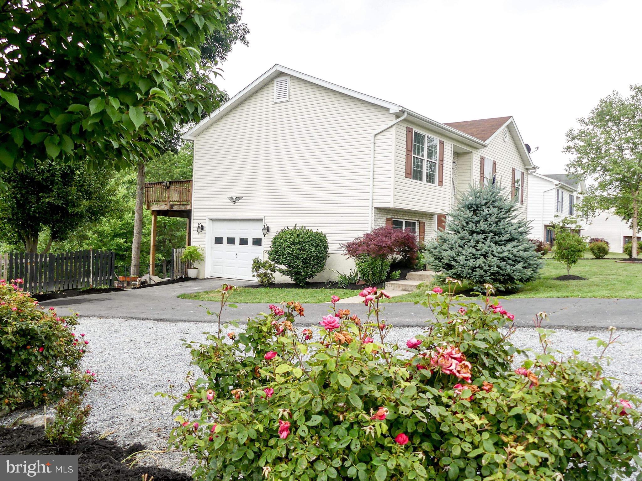 CAMERON ACRES - Residential