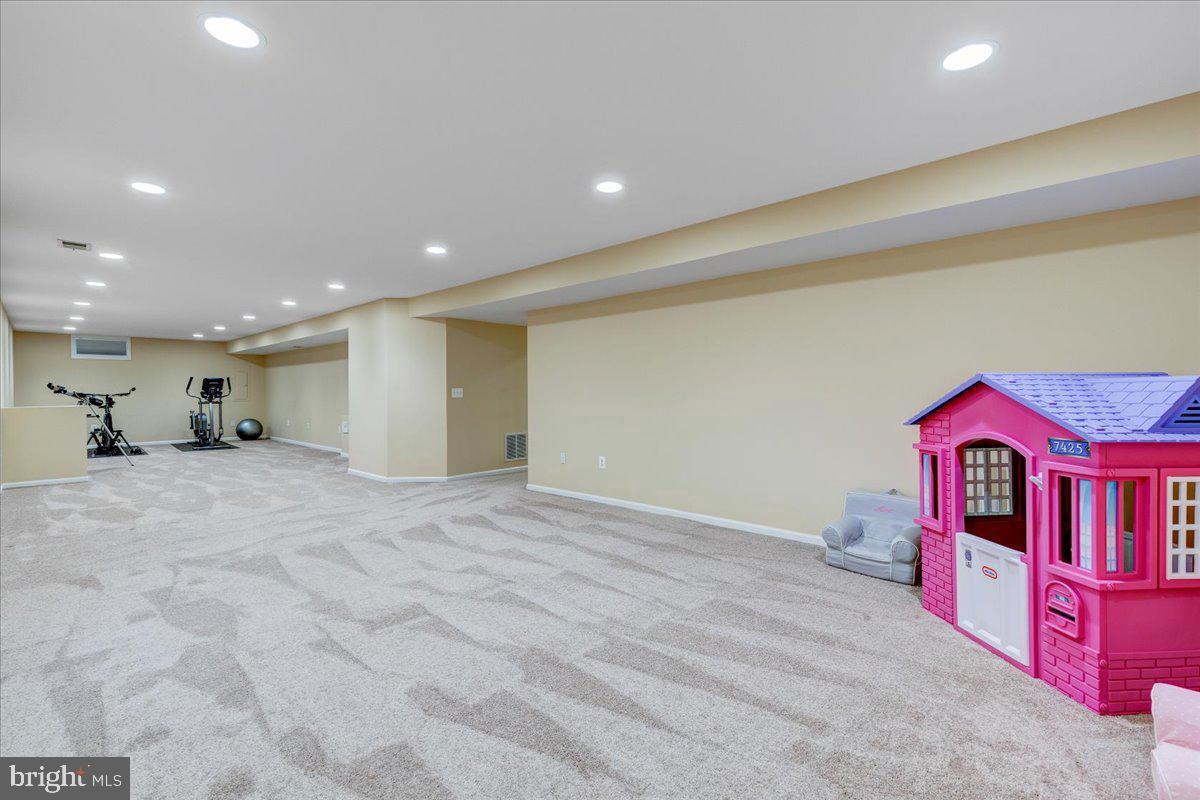 CHARLES CROSSING - Residential