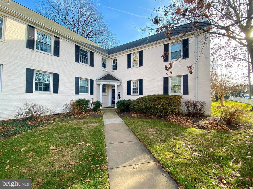 Beautifully Updated 2 Bedroom 1 Bathroom Condo In Much Desired Commons Of Arlington * Inviting Foyer * Sun-Filled And Bright Floorplan * Gleaming Hardwood Floors * Updated Light Fixtures * Renovated Gallery Kitchen With Beautiful Cabinetry, Granite Countertops, Tile Backsplash, And Stainless Steel Appliances * Combination Living And Dining * Spacious Bedrooms * Water Utility Included * Extra Storage * Wonderful Community Amenities To Include Outdoor Pool, Exercise Room, Sauna, Common Laundry