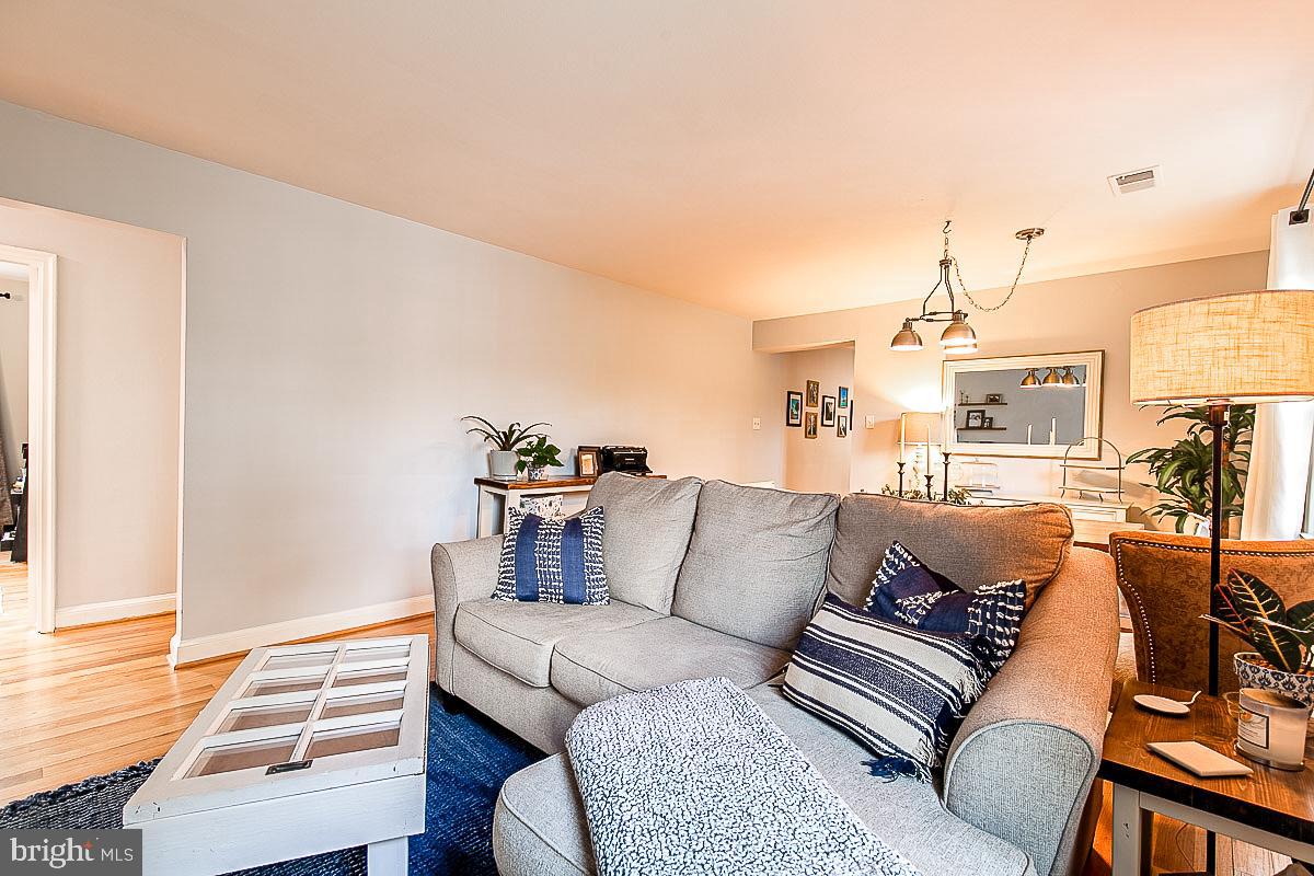 COMMONS OF ARLINGTON - Residential Lease