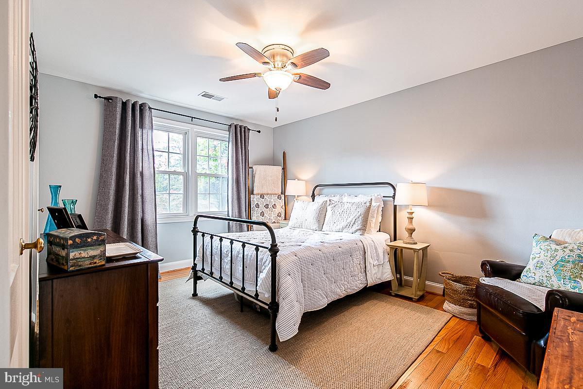 COMMONS OF ARLINGTON - Residential Lease