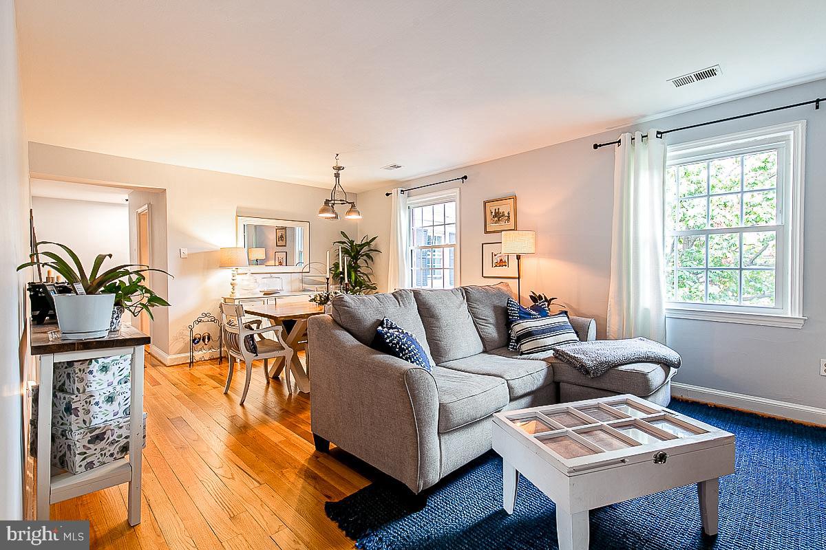 COMMONS OF ARLINGTON - Residential Lease