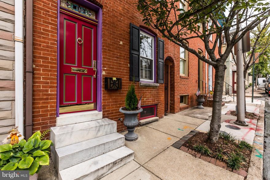 Stunning historic details make this home one of a kind! Located on one of the most sought after blocks in Butcher's Hill, this spacious home features a open floor plan w/ original HW floors, gorgeous wood carvings, tin ceilings, sky light, CAC, & sep dining room. The charming brick patio w/ garden & tranquil fountain make a perfect urban oasis. Steps to JHH, Pat Park, Fells Pt. LNYW Grants.