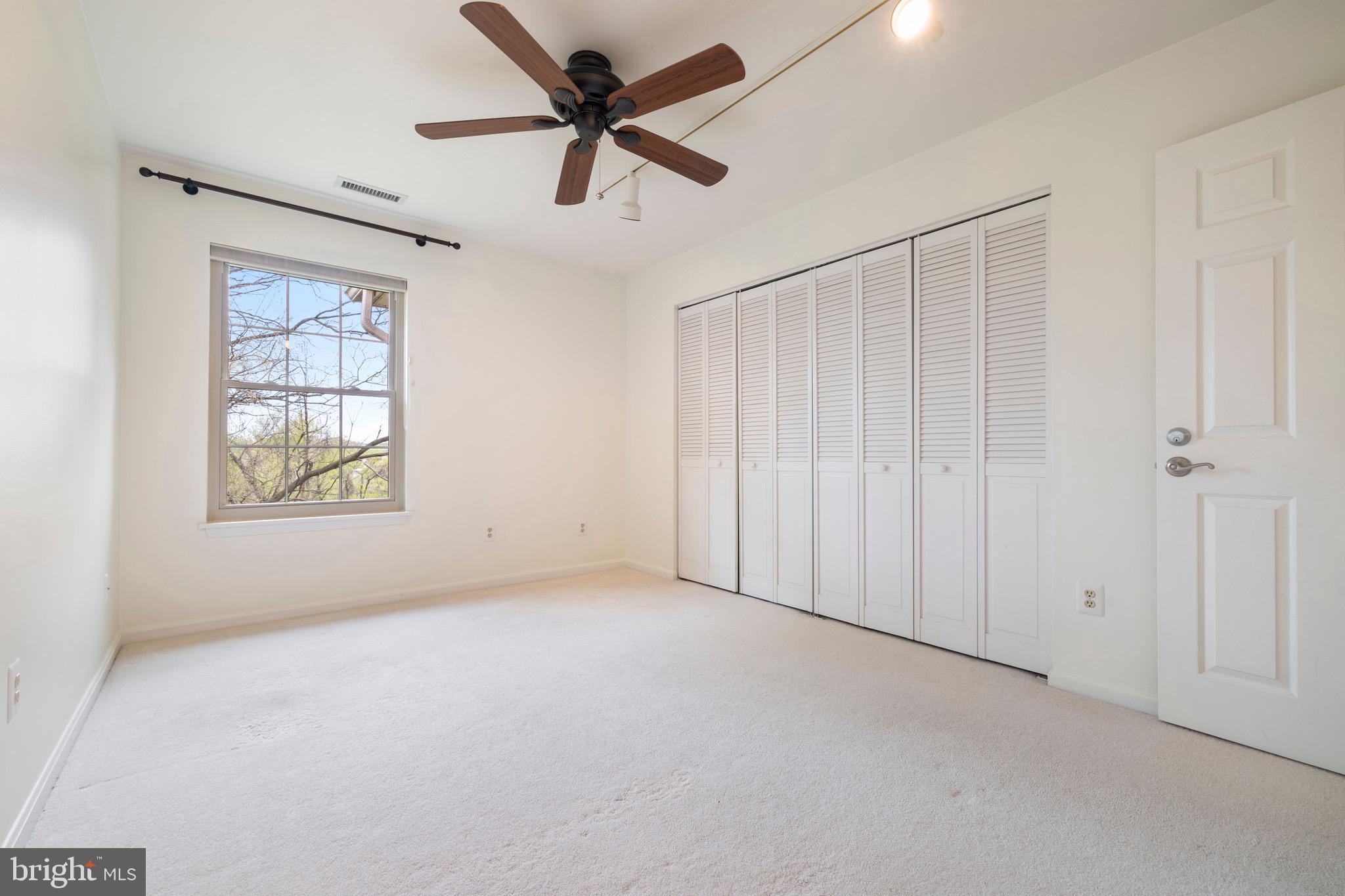 LOVETON FARMS - Residential