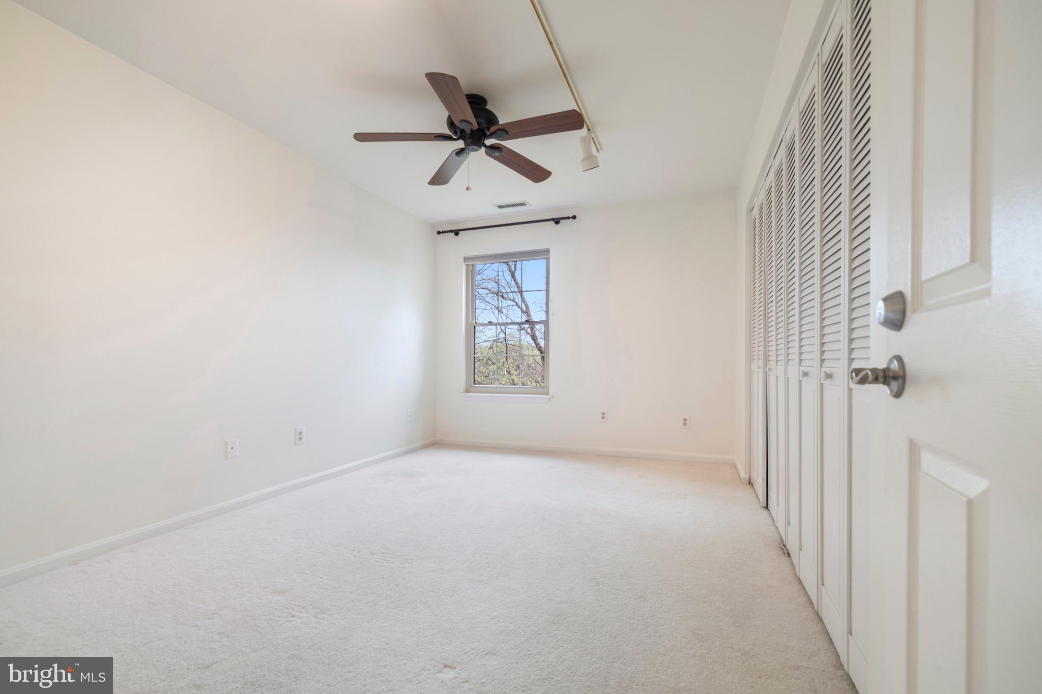 LOVETON FARMS - Residential