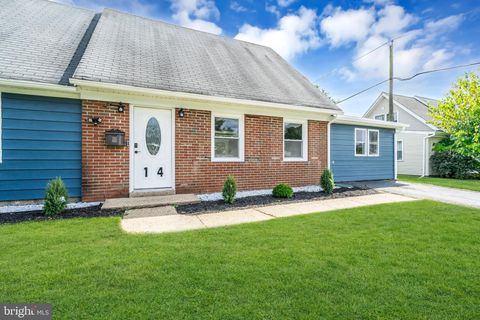 Homes For Sale - 14 Melbourne Lane<br/> WILLINGBORO, NJ 08046