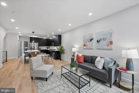MLS: DCDC2195298