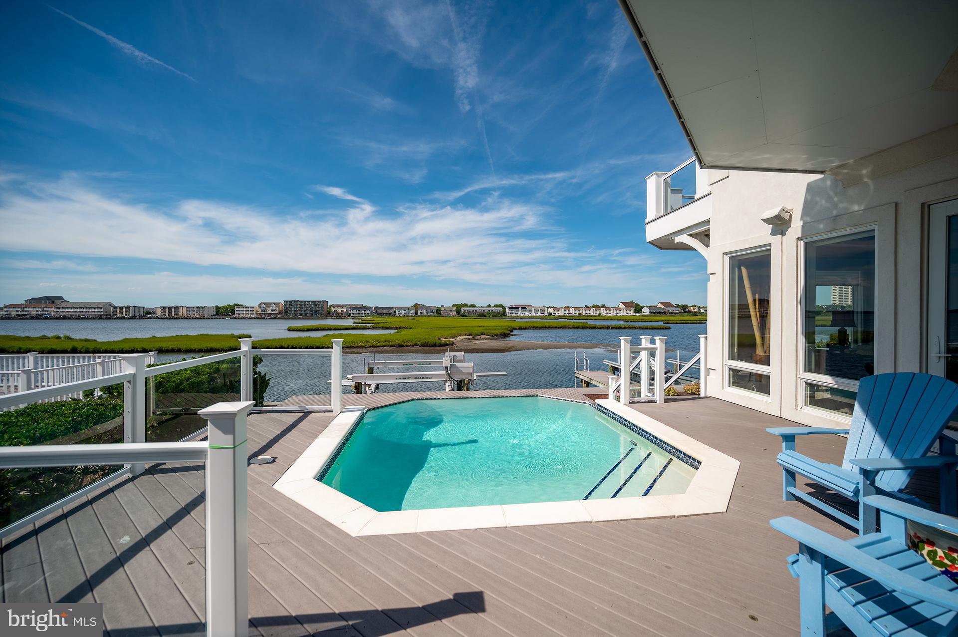 CAINE KEYS II - Residential