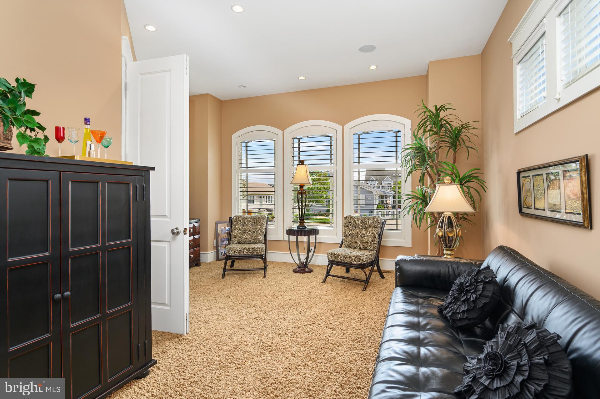 CAINE KEYS II - Residential