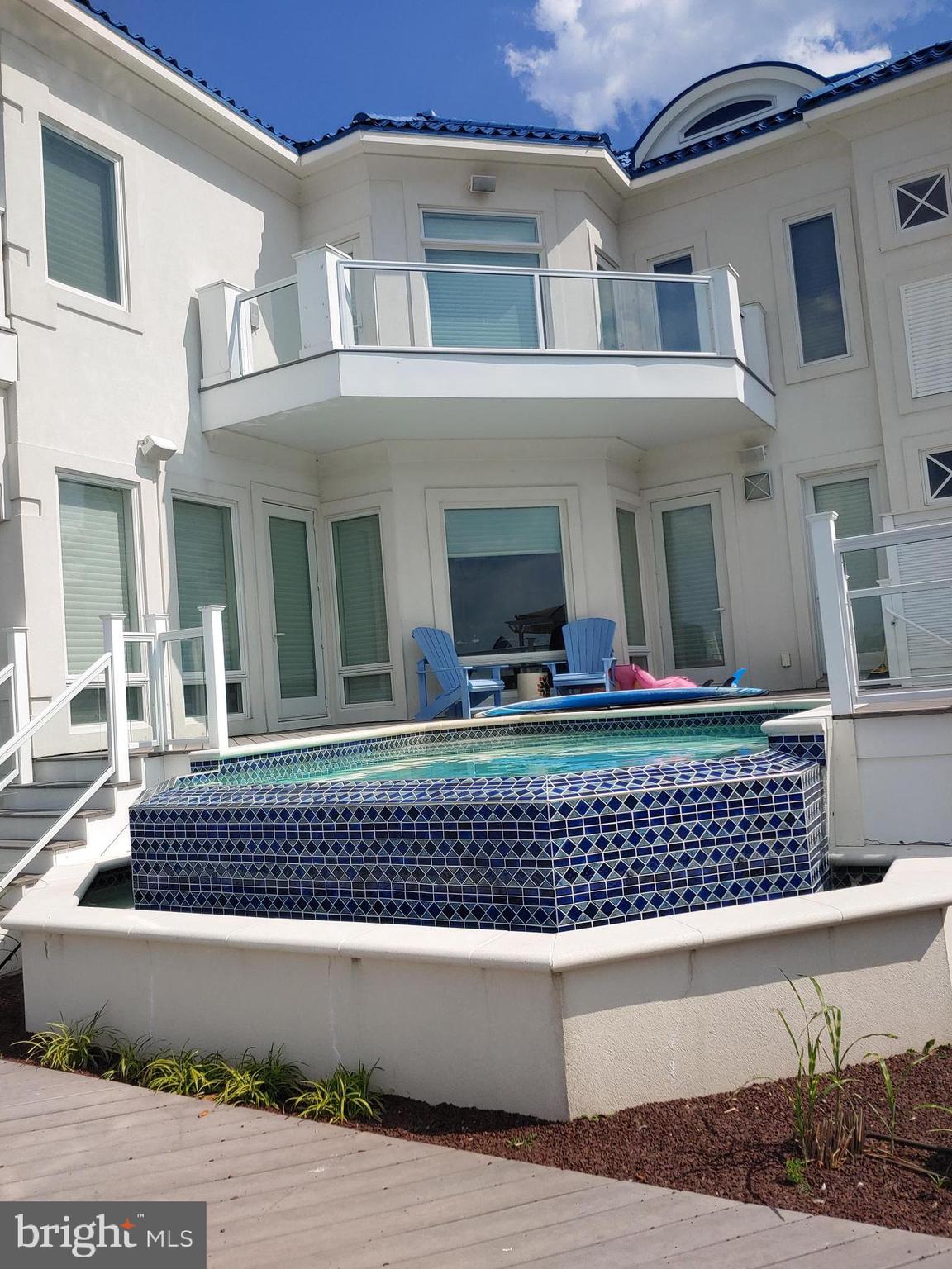 CAINE KEYS II - Residential