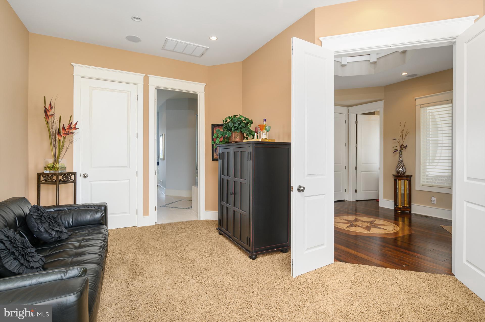 CAINE KEYS II - Residential