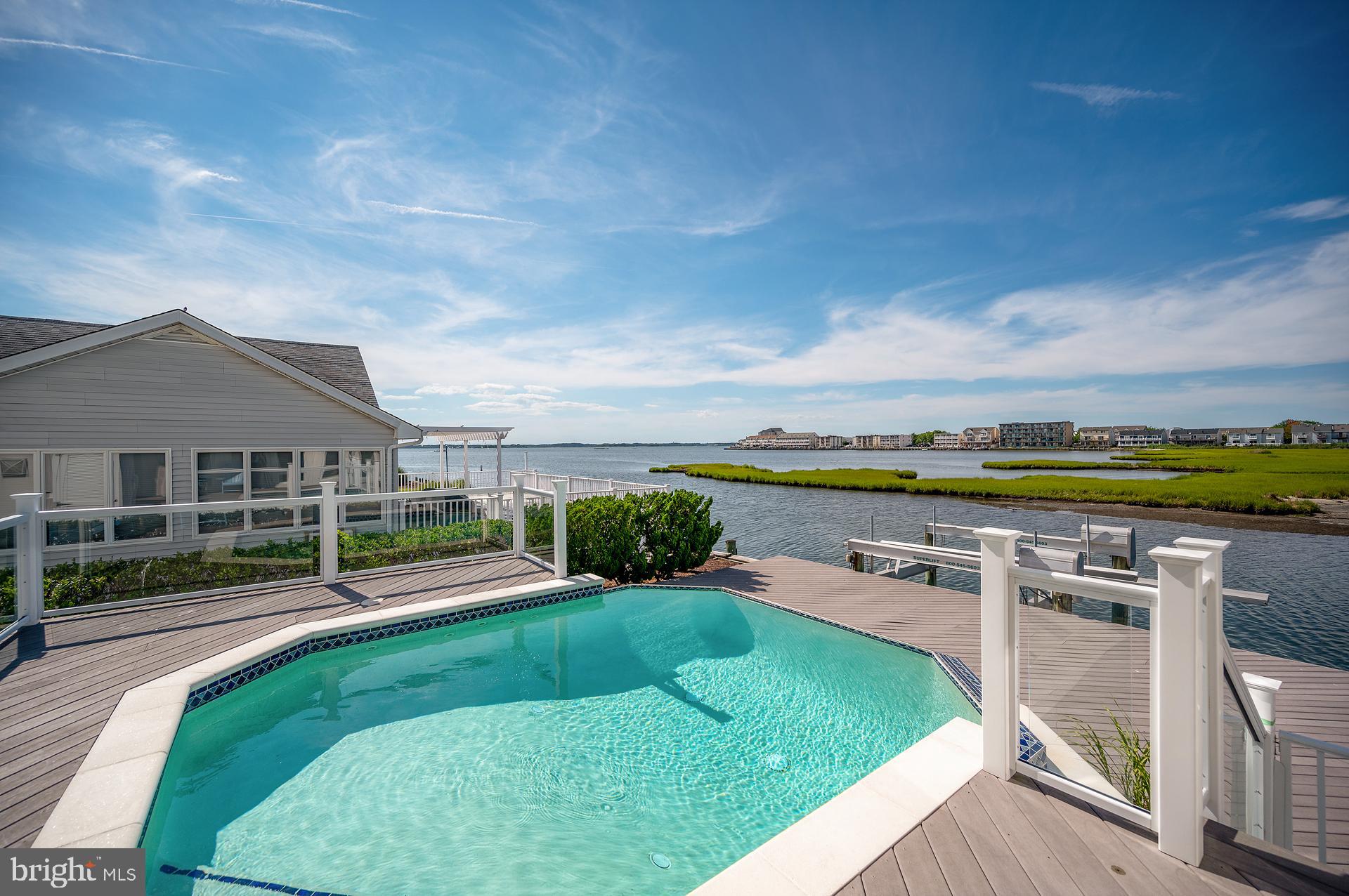 CAINE KEYS II - Residential