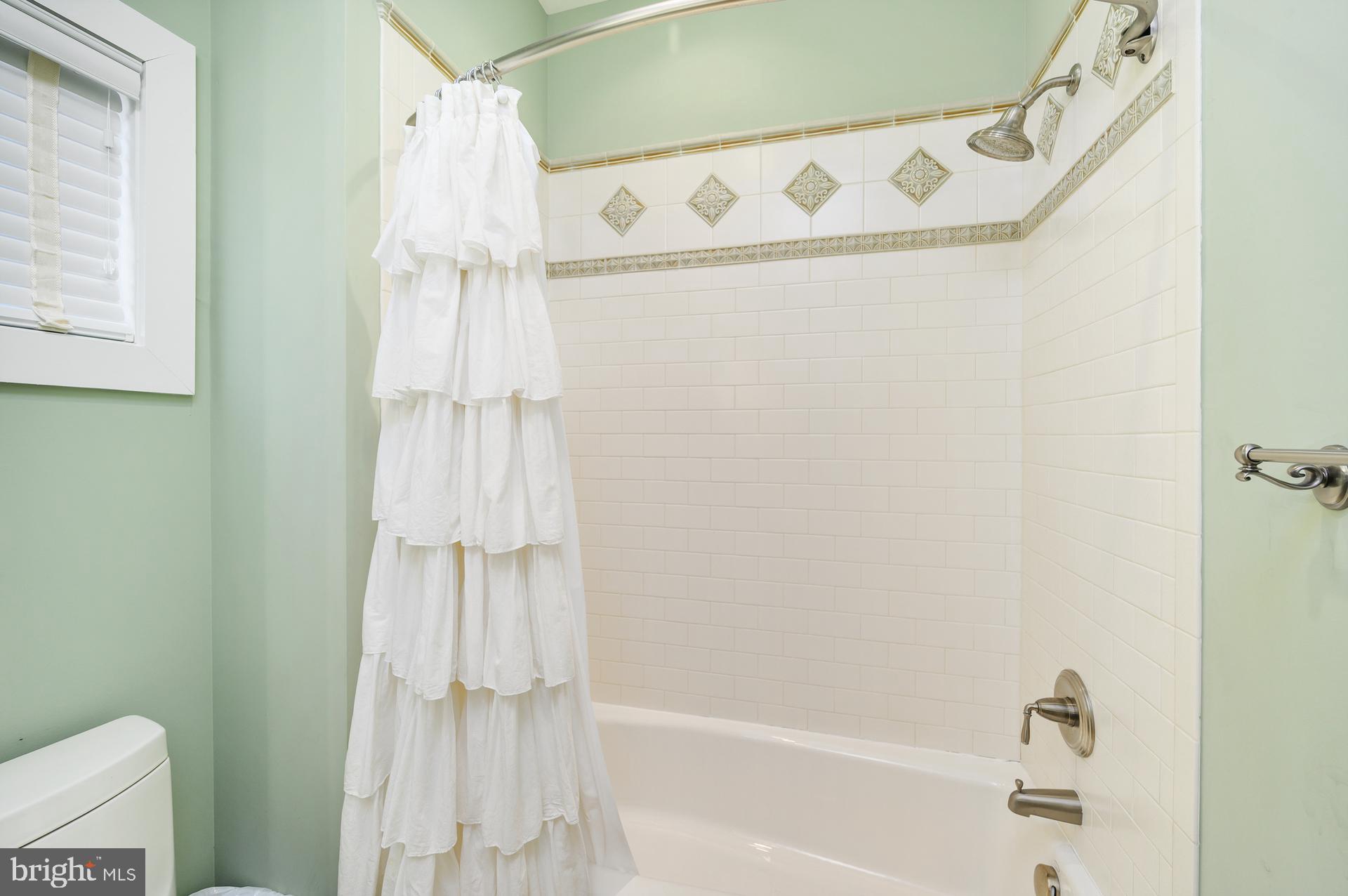 CAINE KEYS II - Residential