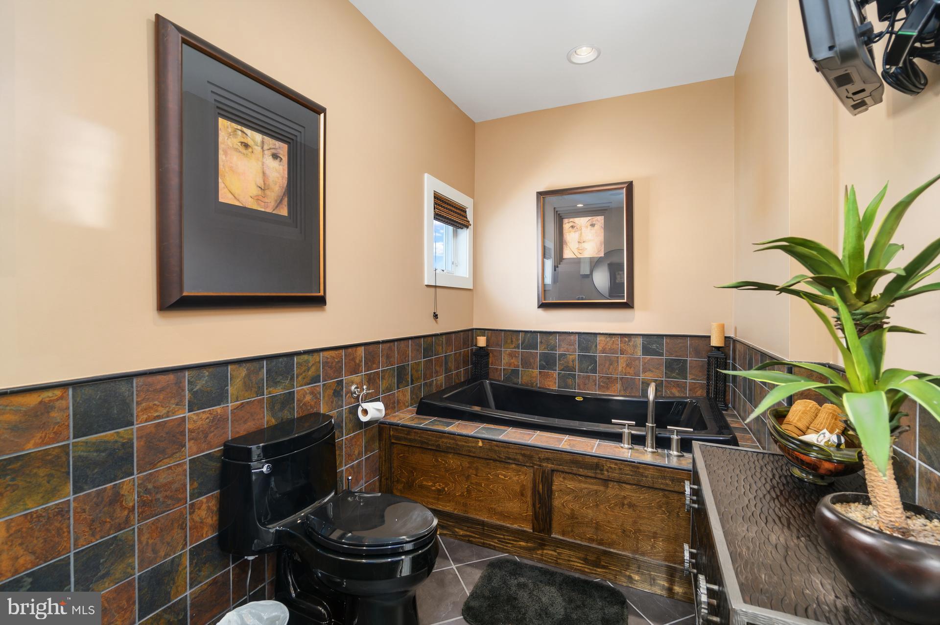 CAINE KEYS II - Residential