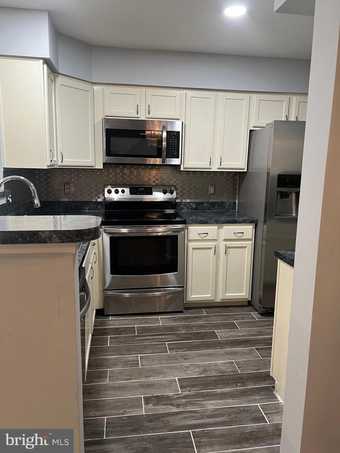 THE OAKS AT SIXTY FIFTH - Residential