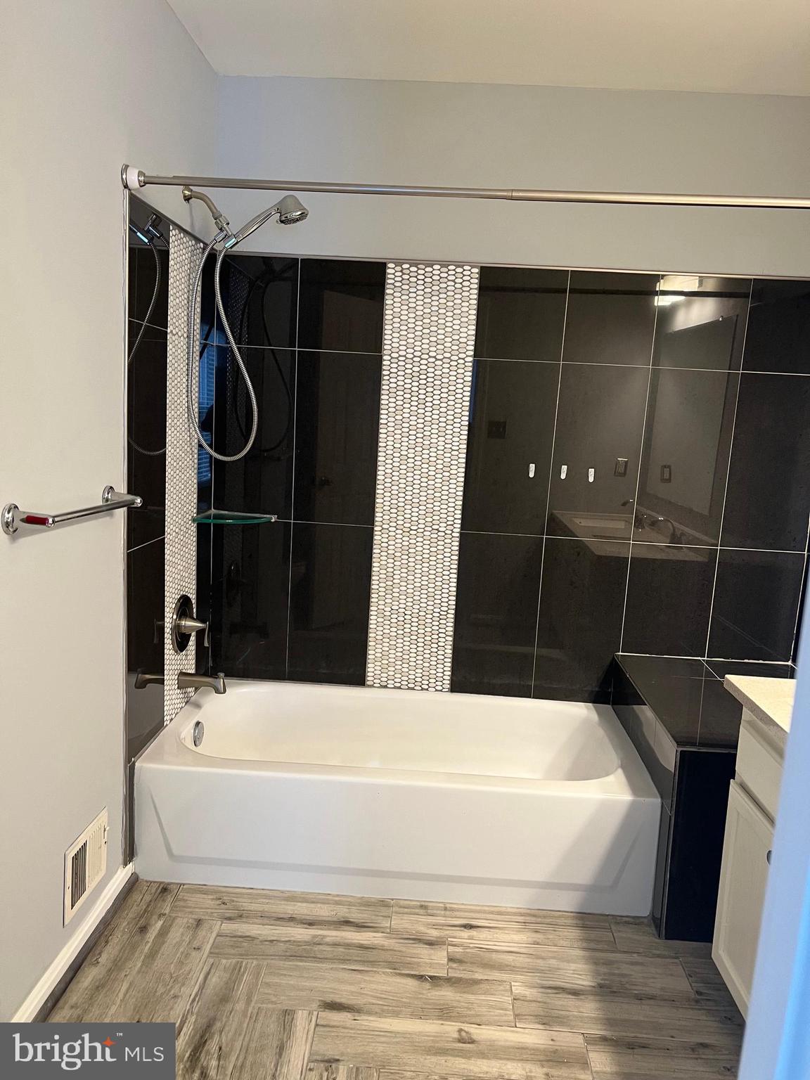 THE OAKS AT SIXTY FIFTH - Residential