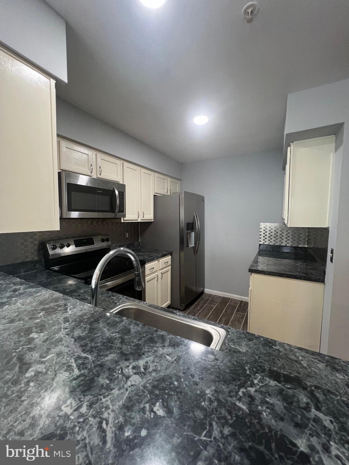 THE OAKS AT SIXTY FIFTH - Residential