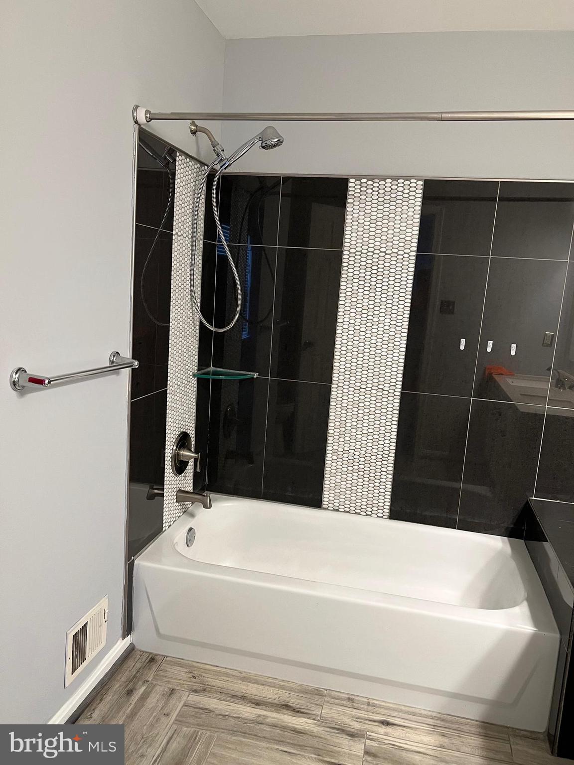 THE OAKS AT SIXTY FIFTH - Residential