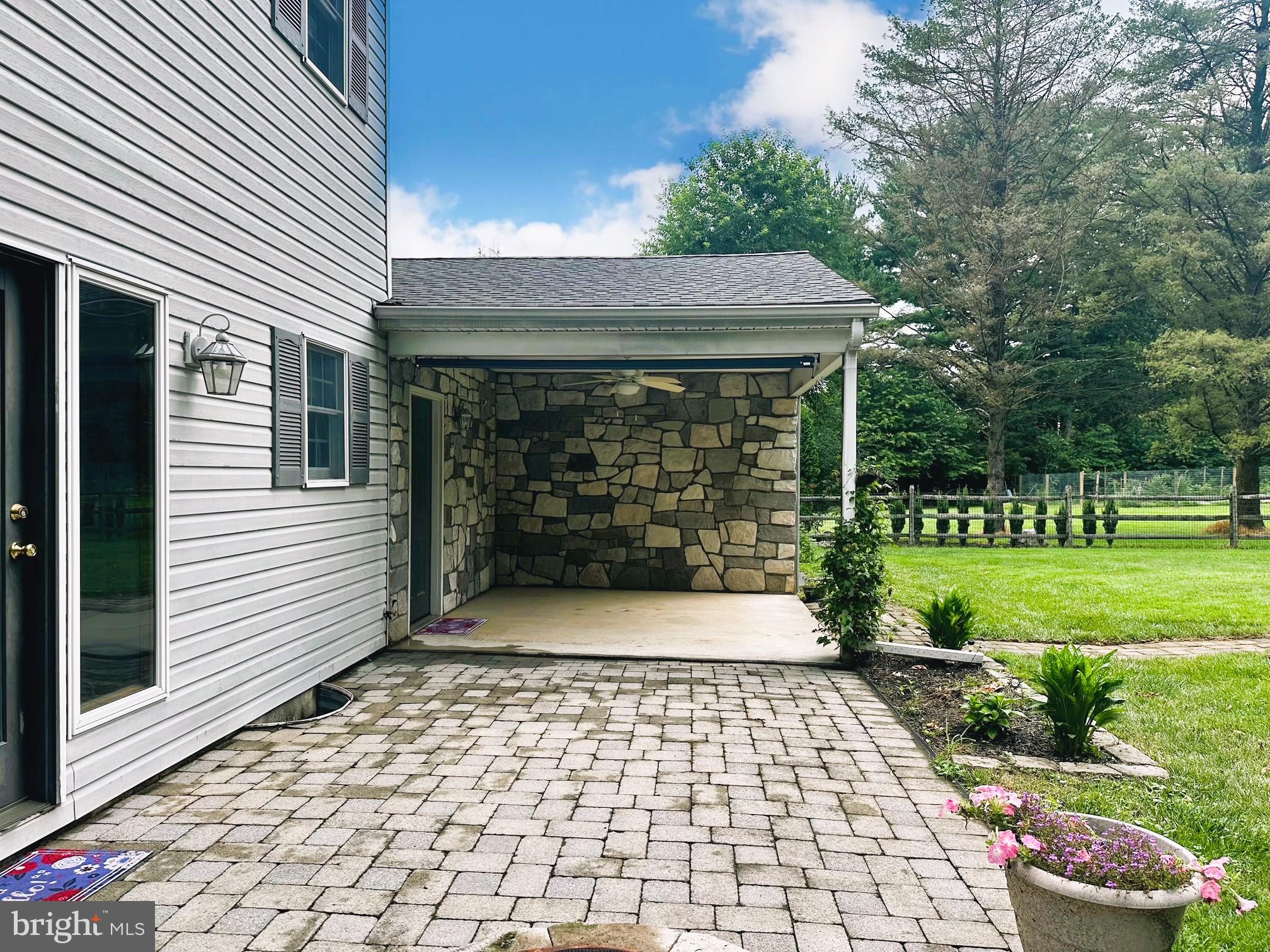 1125 BRIDLE PATH ROAD