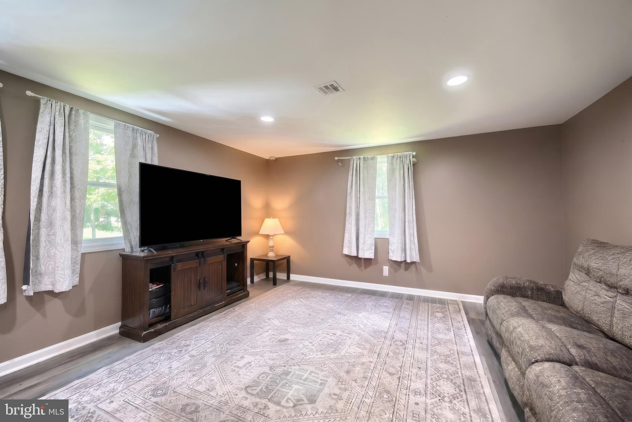 FAIRVIEW - Residential