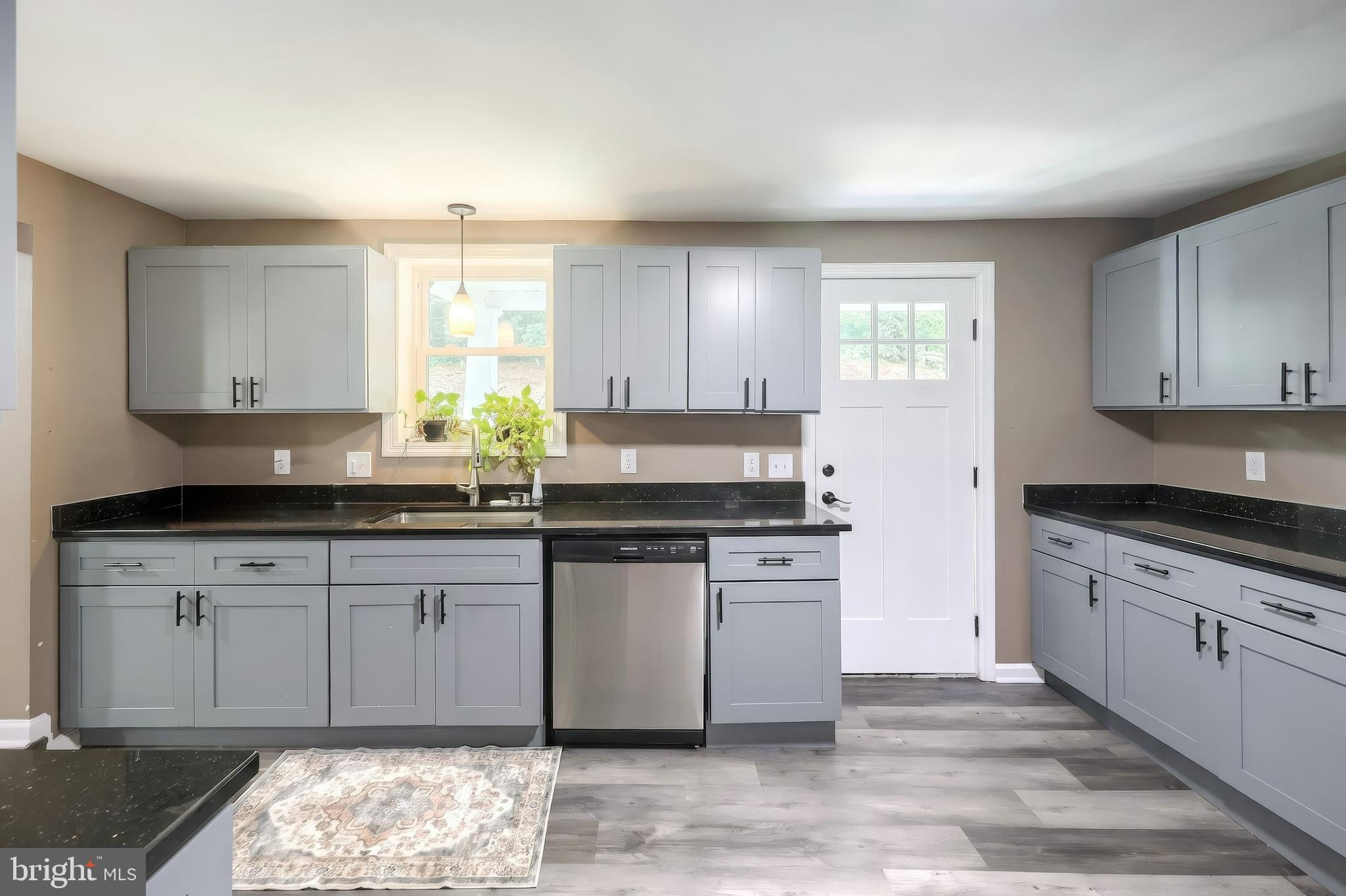 FAIRVIEW - Residential