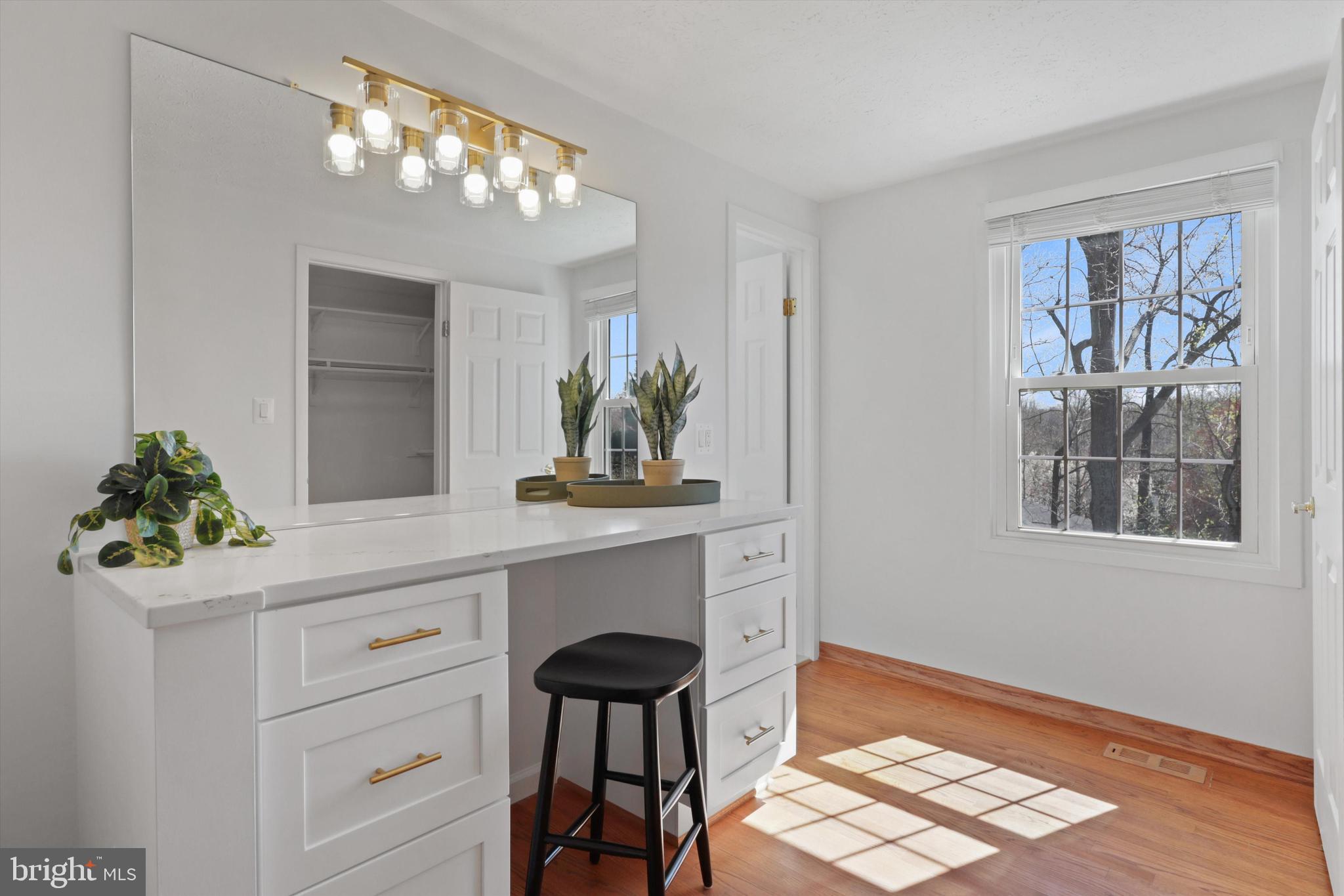 MIDDLE VALLEY - Residential