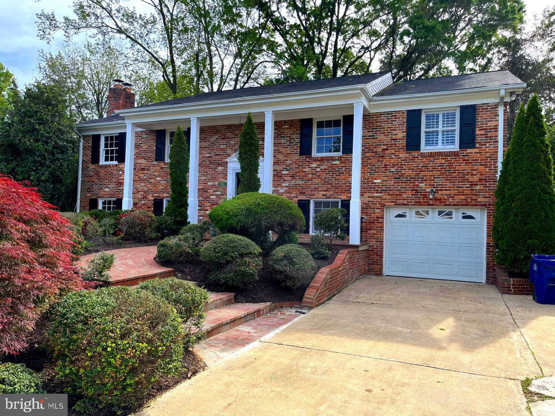 7814 FRIARS COURT