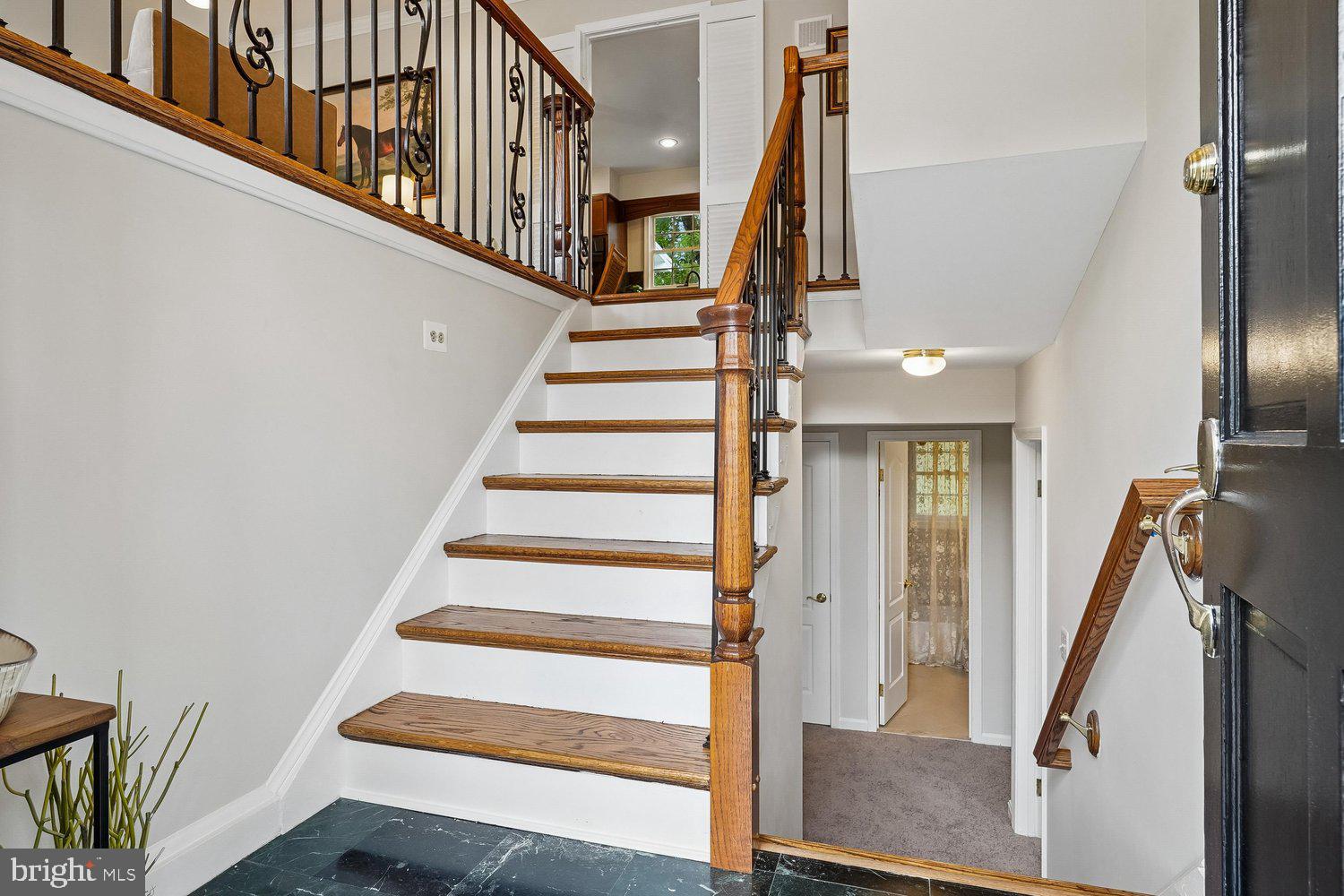 7814 FRIARS COURT