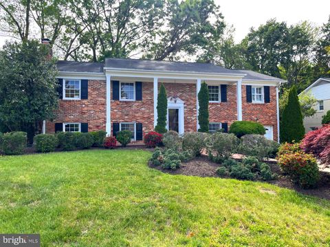 Photo of 7814 Friars Court, ALEXANDRIA, VA 22306 (MLS # VAFX2309548)