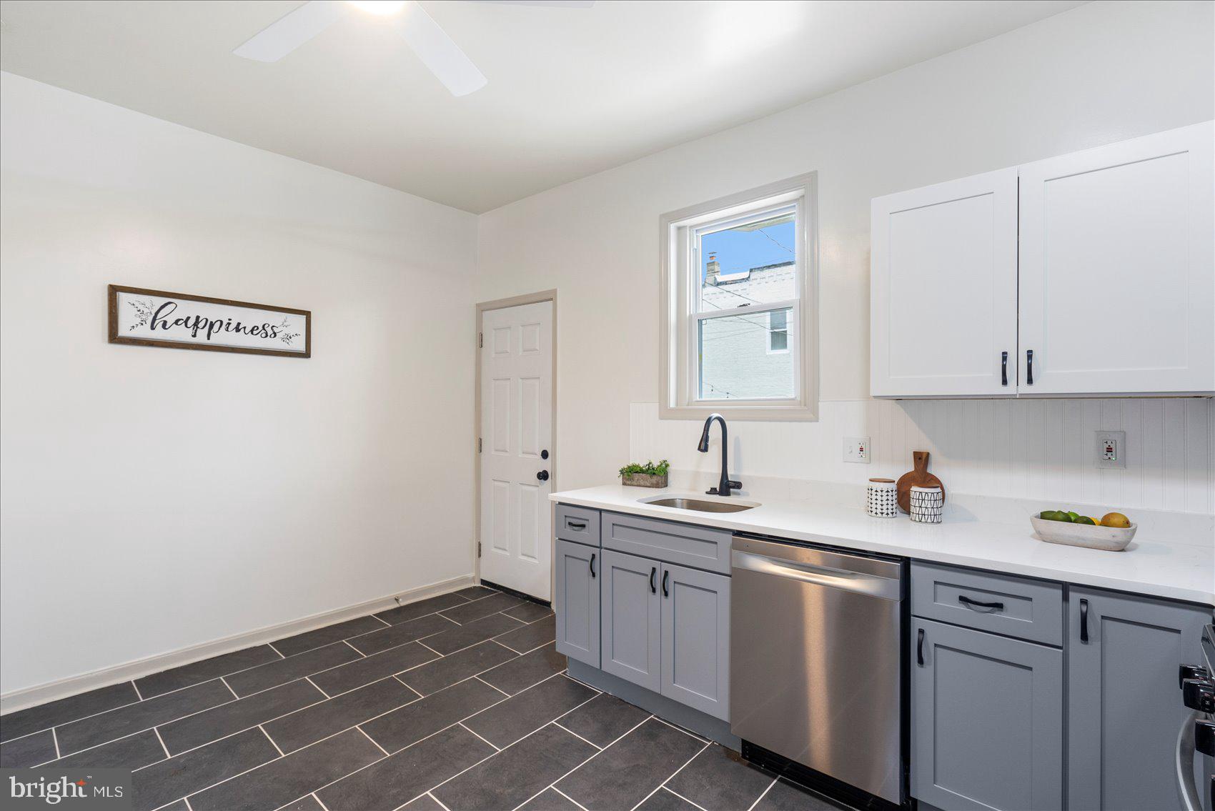 CHARLES VILLAGE - Residential