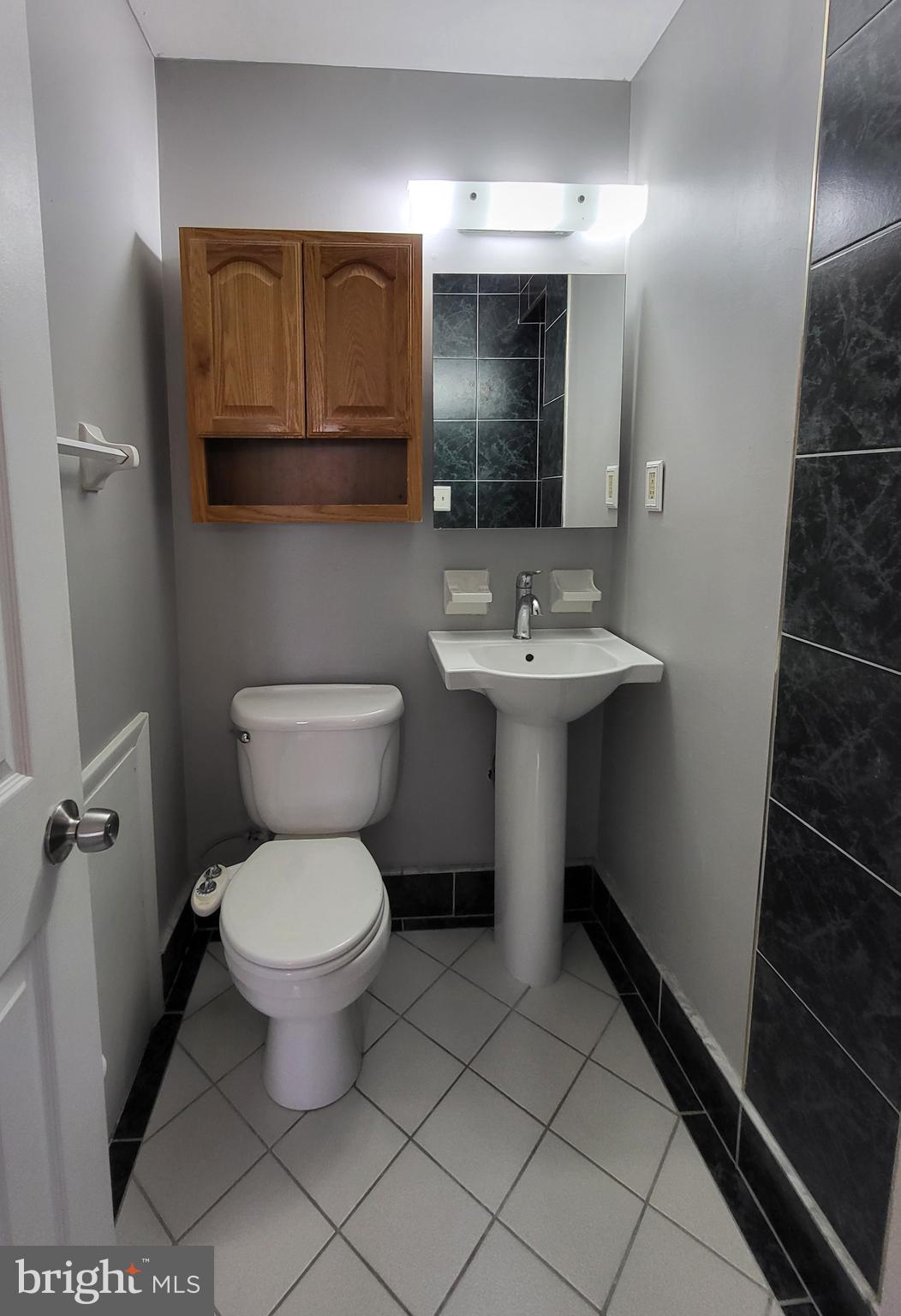 VALLEYBROOK - Residential Lease