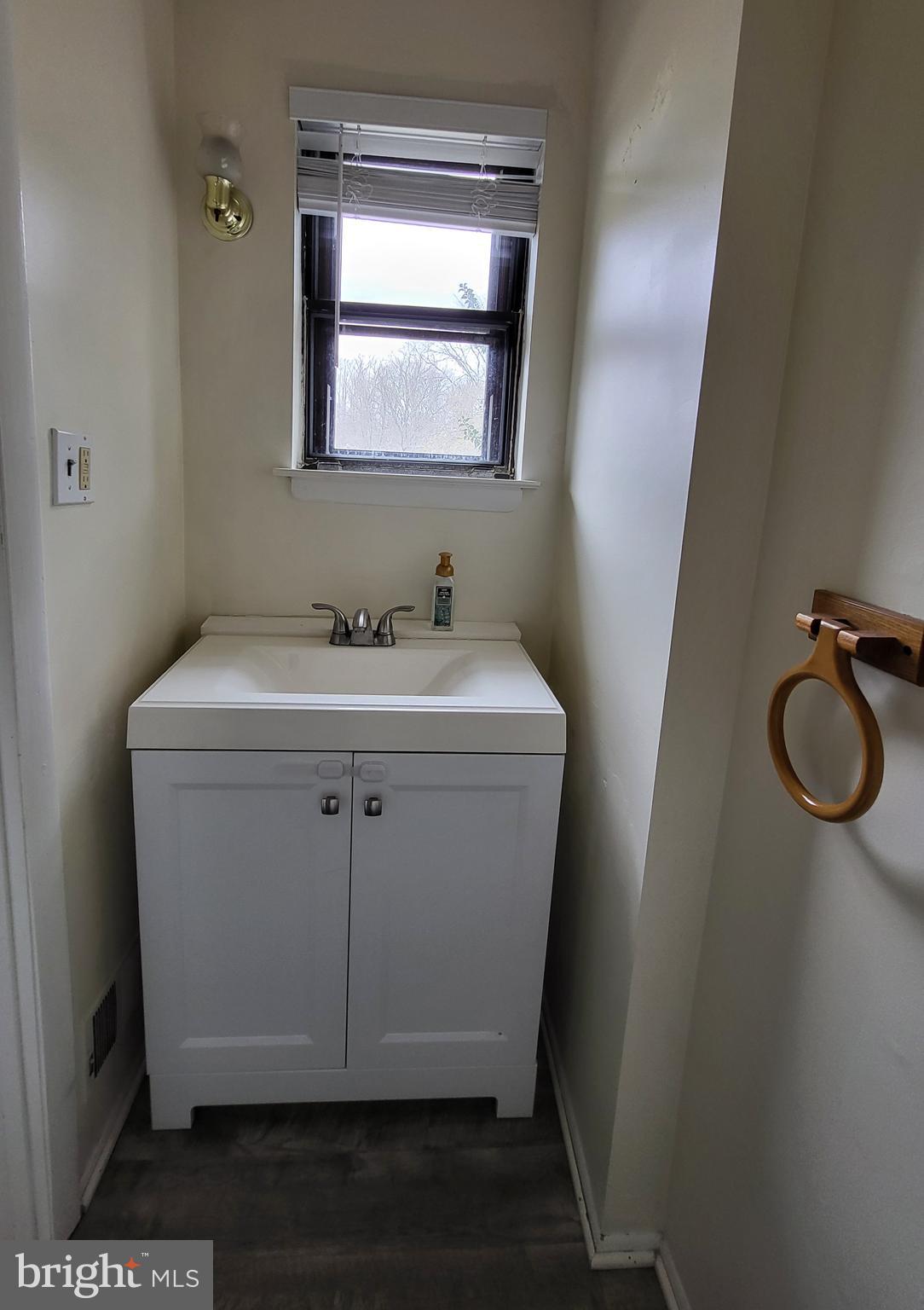 VALLEYBROOK - Residential Lease