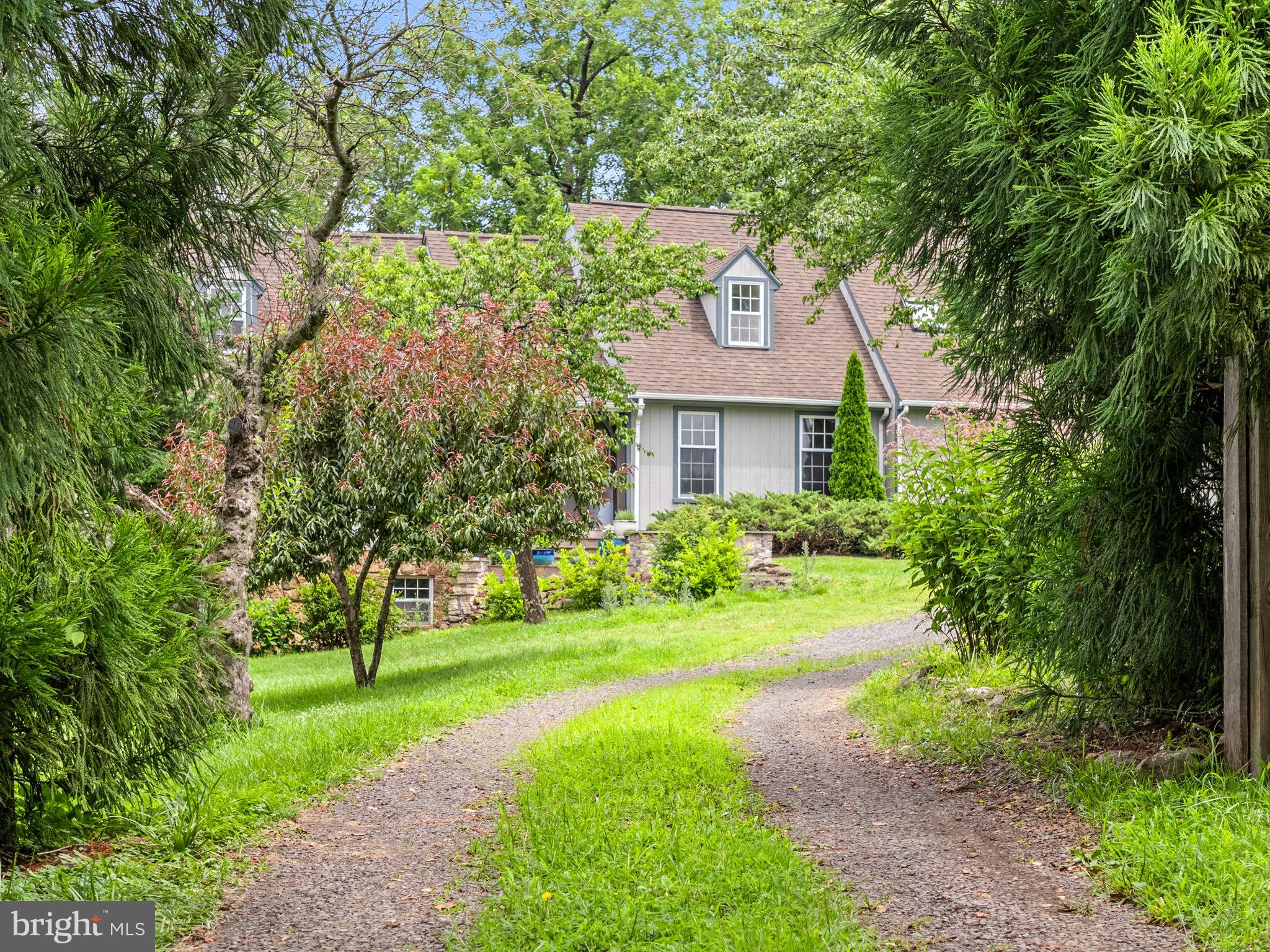 6699 ROBINSON LANE