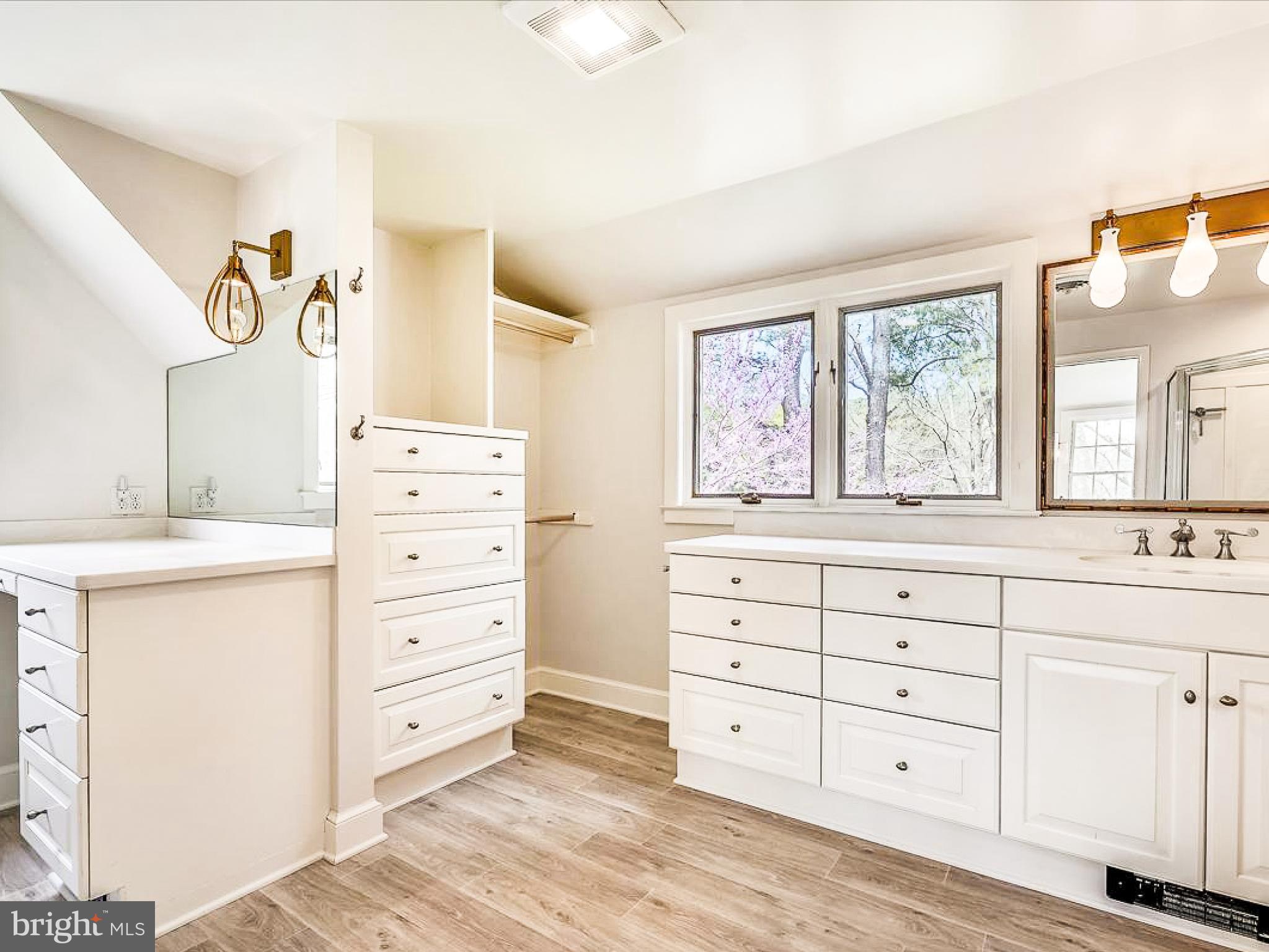 EASTON - Residential