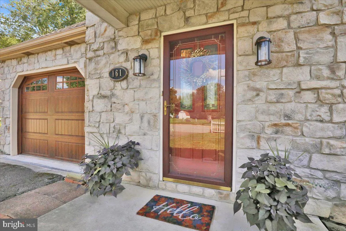 Mountville, Pennsylvania 17554, United States, 3 Bedrooms Bedrooms, ,2 BathroomsBathrooms,Residential,Active,199727