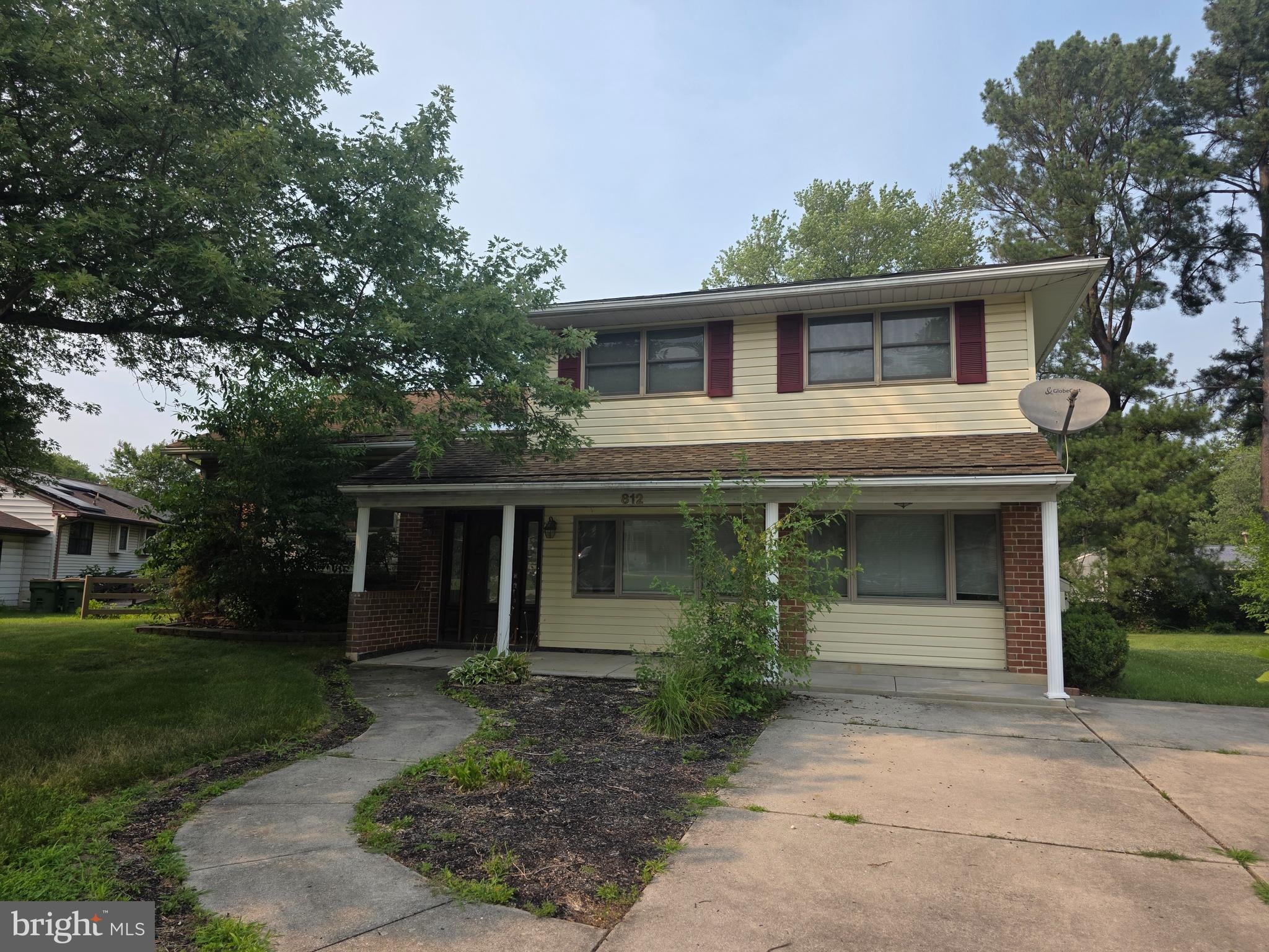 812 LEEDS LANE
