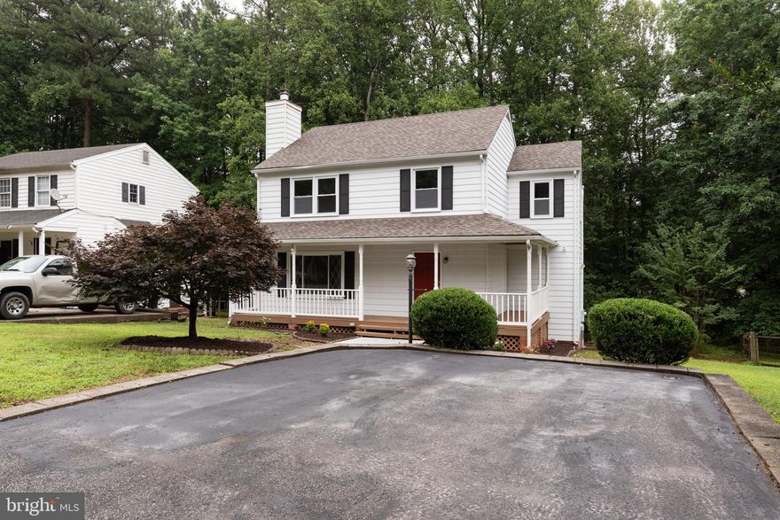 Beautiful 3 Bed 2 1/2 Bath Single Family Home in a Great Location. Fresh Paint, Upgraded Counter Tops, New Carpet, New Appliances, Primary Bath. Must See!