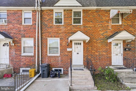 Townhouse For Sale - 620 Macdade Boulevard<br/> DARBY, PA 19023